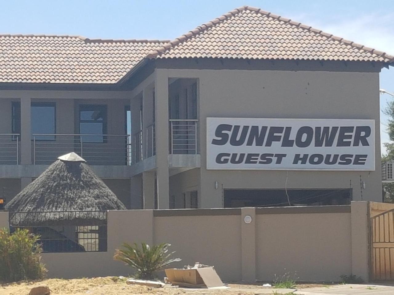 Sunflower Guesthouse & Spa Vanderbijlpark ภายนอก รูปภาพ