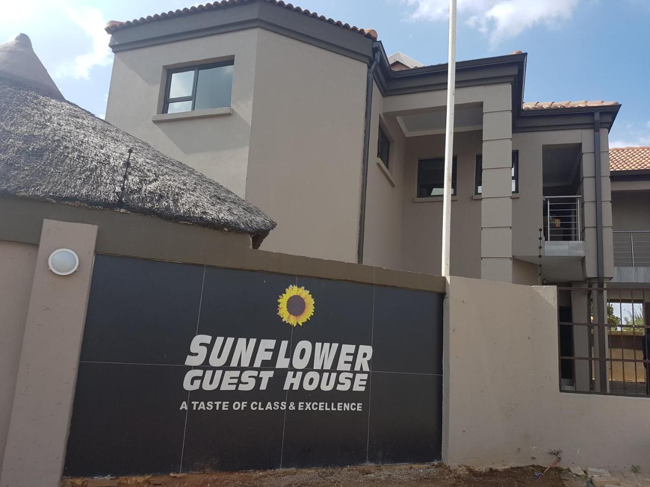 Sunflower Guesthouse & Spa Vanderbijlpark ภายนอก รูปภาพ